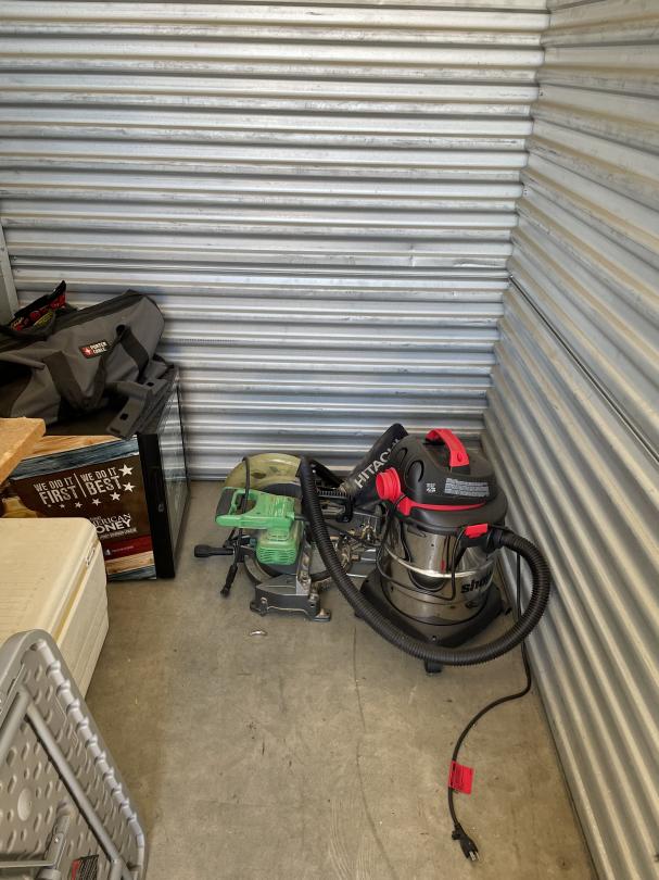 Storage Unit Auction in Flowood, MS at Storage Max Lakeland ends on